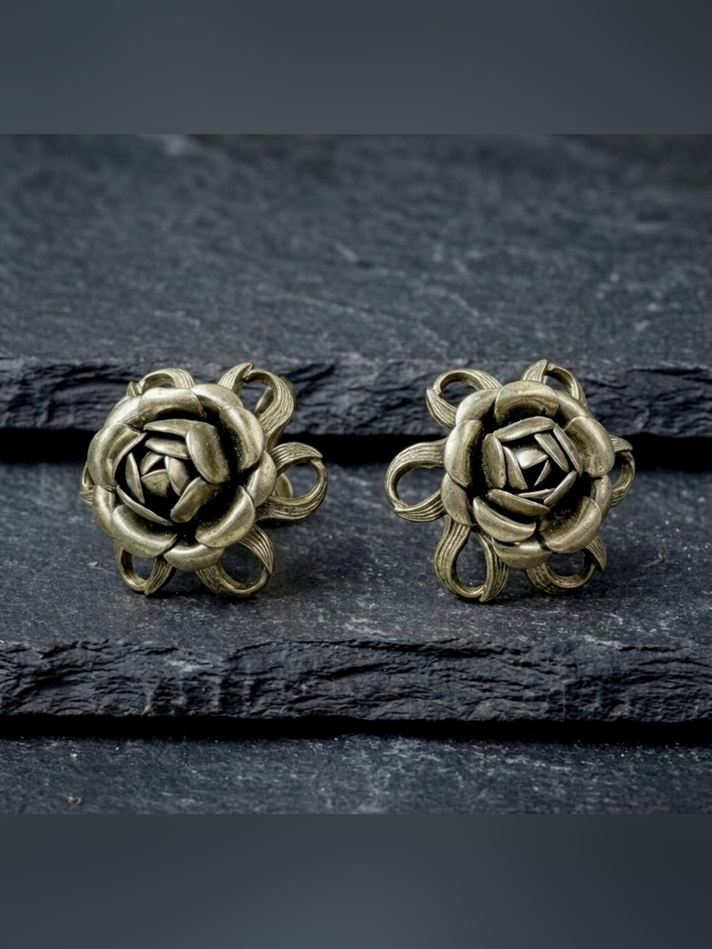 Vintage 40s Floral 3D Rose Steampunk Ribbon Loop Silver Tone Screw Back Earrings